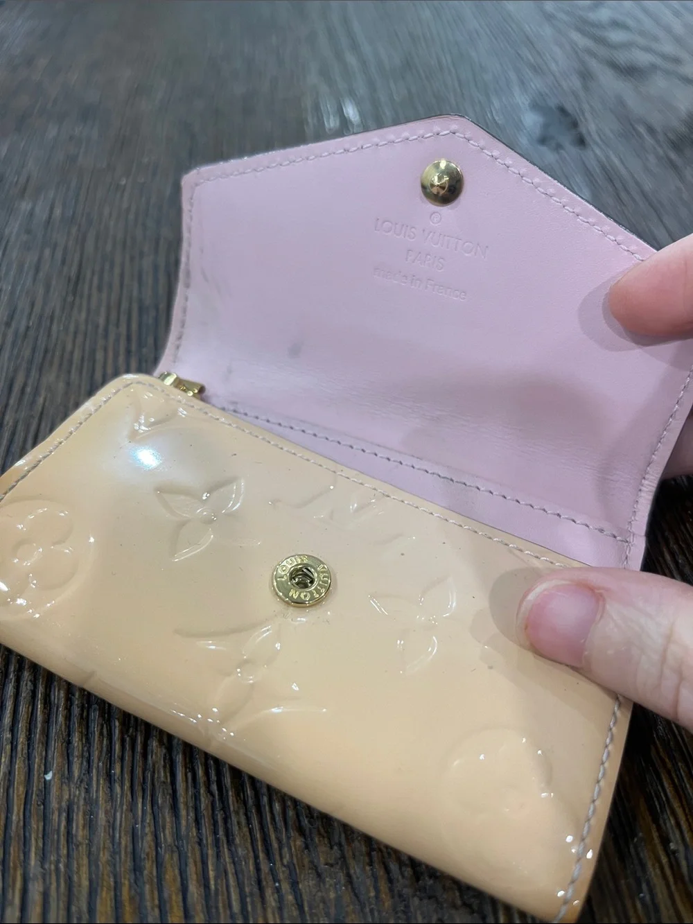 Louis Vuitton Beige/ nude Patent Monogram key Case